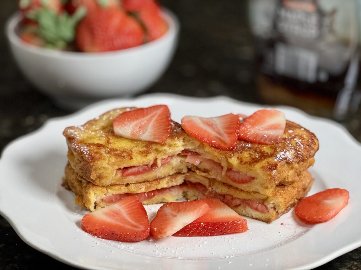 strawberry-stuffed-french-toast-